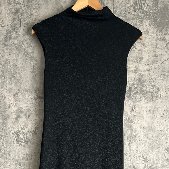 Black elegant turtle neck sleeveless dress shimmery fabric with back slit size S - Picture 5 of 11